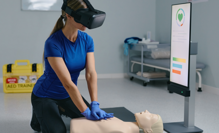 personne avec un casque de VR qui se forme aux gestes de premiers secours sst86